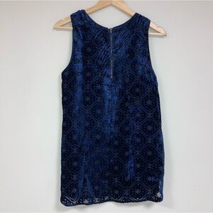 🆕 NWT DANIEL RAINN Stitch Fix Tank Top Women's Small Velvet Blouse Navy Printed